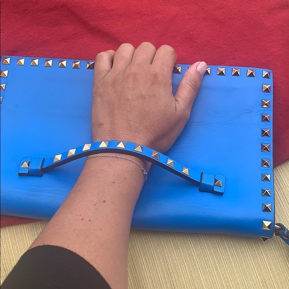 Valentino Garavani rockstud clutch - Picture 2 of 9